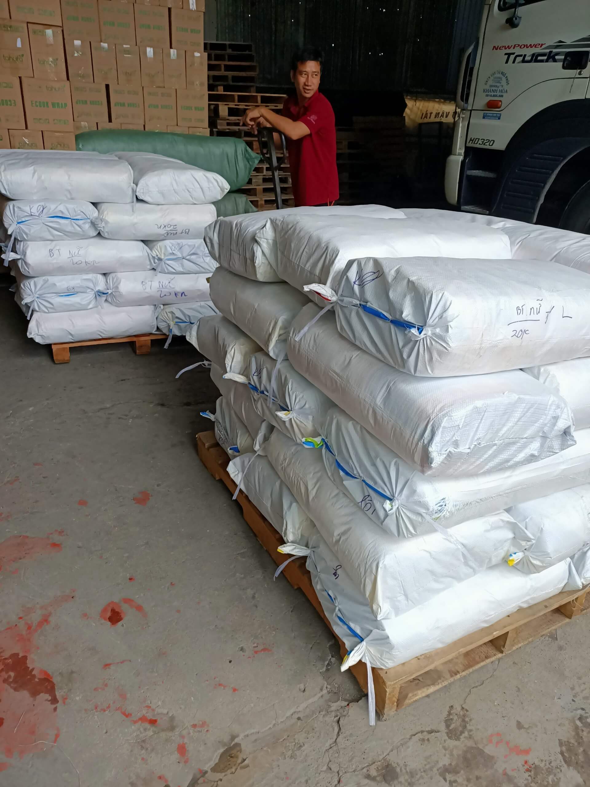 Găng tay nilon túi bóng tiện lợi giá rẻ Găng tay nilon túi bóng tiện lợi giá rẻ