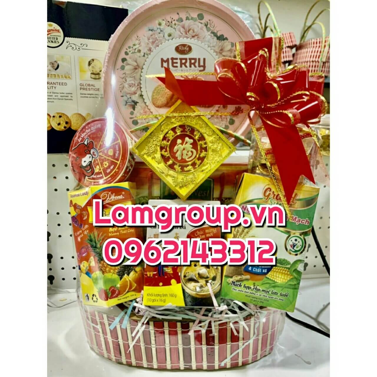 Hộp quà tặng mùa Tết nước yến sào cao cấp ý nghĩa Hộp quà tặng mùa Tết nước yến sào cao cấp ý nghĩa