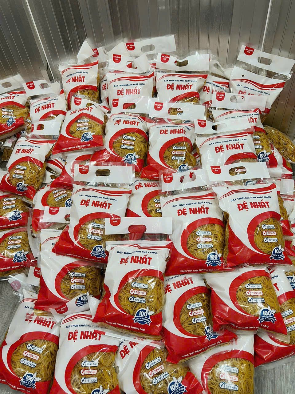 CHUYÊN SỈ CÁC LOẠI DÂY CỘT HÀNG (THUN KHOANH- DÂY DÙ- DÂY NILON) CHUYÊN SỈ CÁC LOẠI DÂY CỘT HÀNG (THUN KHOANH- DÂY DÙ- DÂY NILON)