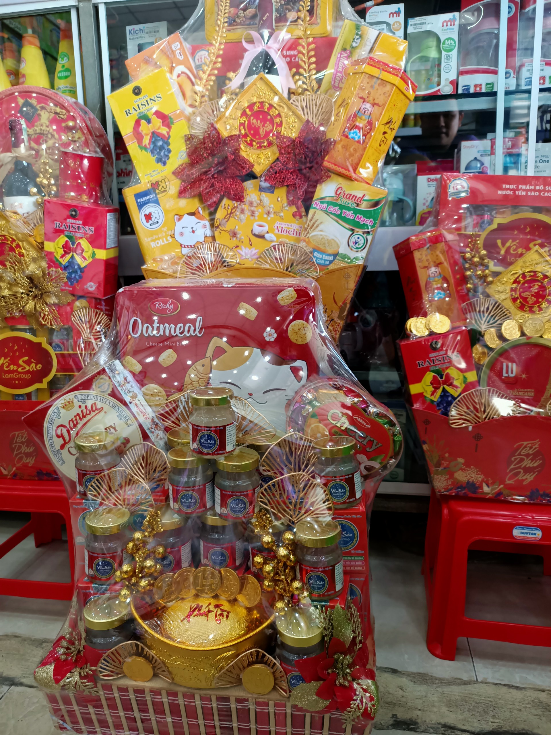 Giỏ quà tặng yến sào cao cấp bổ sung collagen giá rẻ cuối năm Giỏ quà tặng yến sào cao cấp bổ sung collagen giá rẻ cuối năm