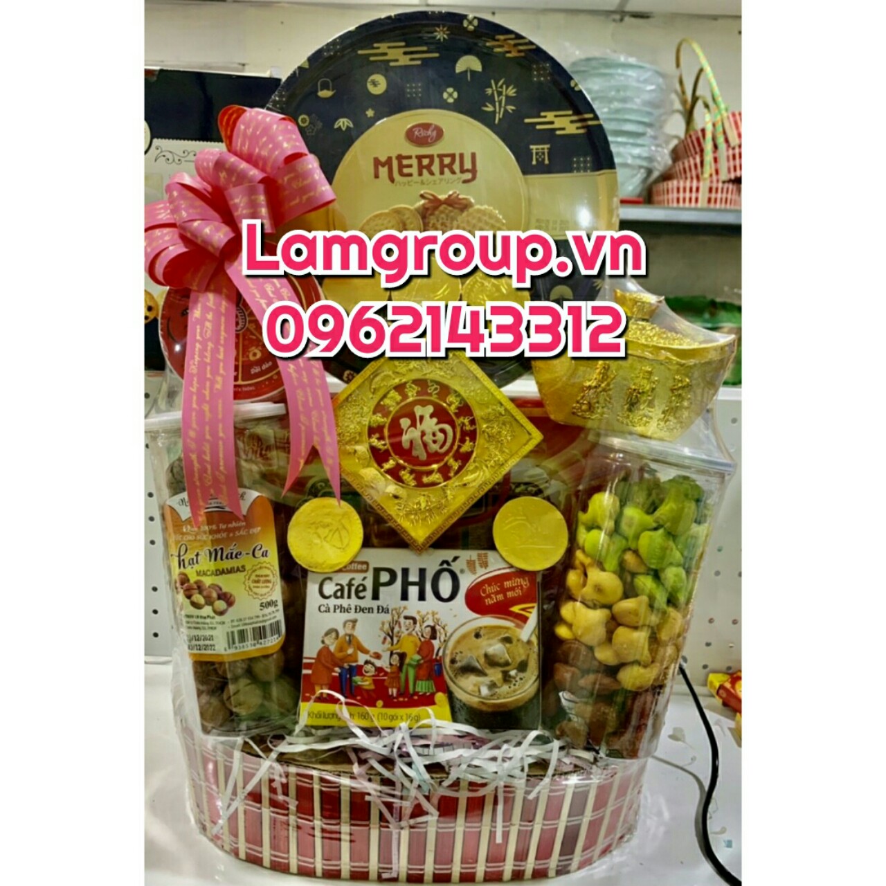 Giỏ quà Tết tổ yến - nước yến sào-bánh kẹo - gia vị gia đình hạnh phúc Giỏ quà Tết tổ yến - nước yến sào-bánh kẹo - gia vị gia đình hạnh phúc