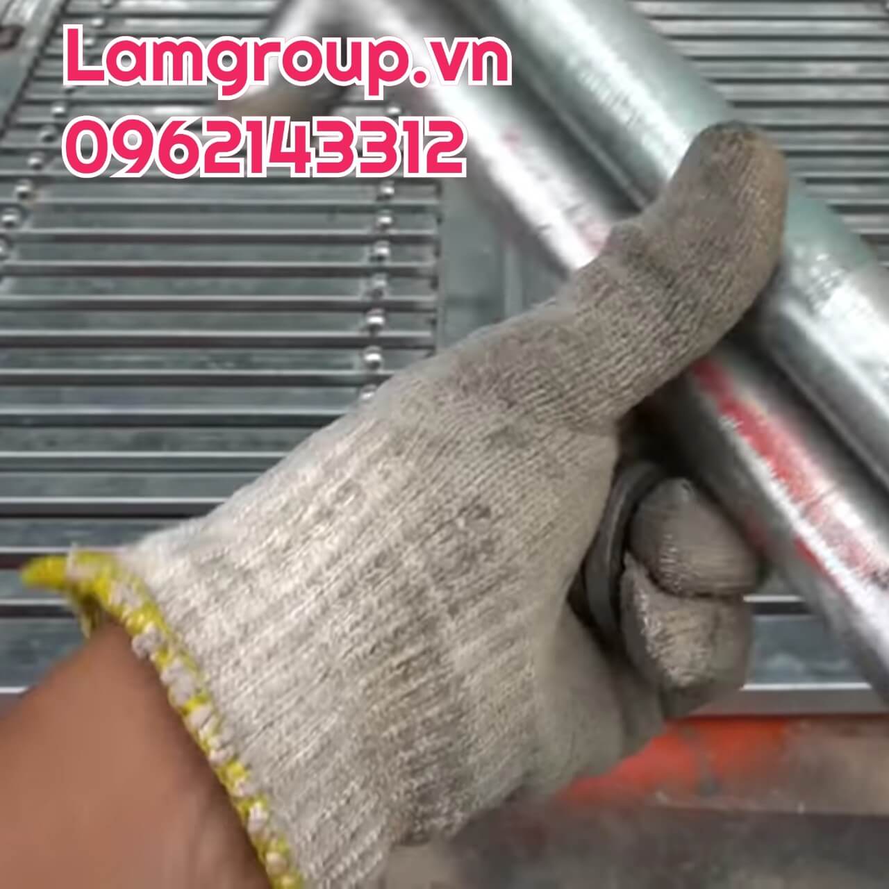 Găng tay sợi len bảo hộ lao động trong ngành sắt thép Găng tay sợi len bảo hộ lao động trong ngành sắt thép