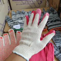 Bao tay phủ lòng cao su màu đỏ và màu vàng Bao tay phủ lòng cao su màu đỏ và màu vàng