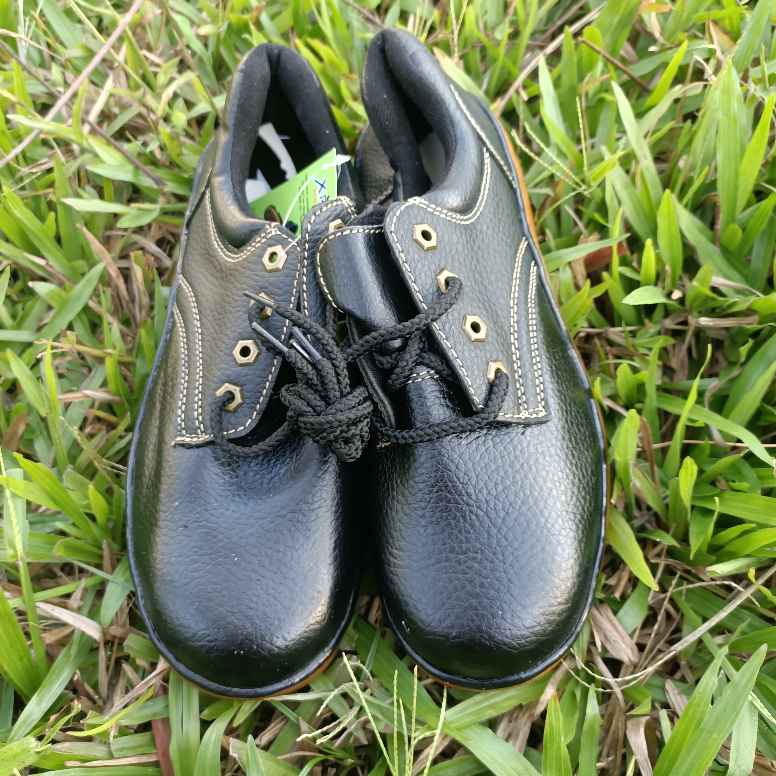 Xưởng sản xuất giày công trình rẻ đẹp Xưởng sản xuất giày công trình rẻ đẹp