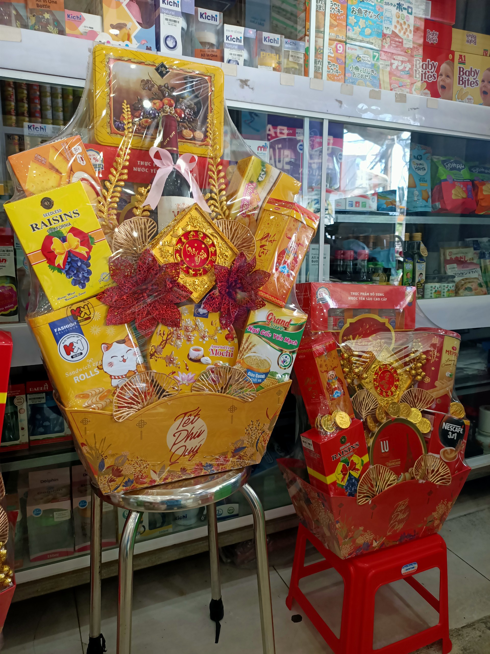 Cung cấp sỉ giỏ quà tết đẹp ý nghĩa mừng xuân Quý mão 2023 nước yến sào thơm ngon bổ dưỡng Cung cấp sỉ giỏ quà tết đẹp ý nghĩa mừng xuân Quý mão 2023 nước yến sào thơm ngon bổ dưỡng