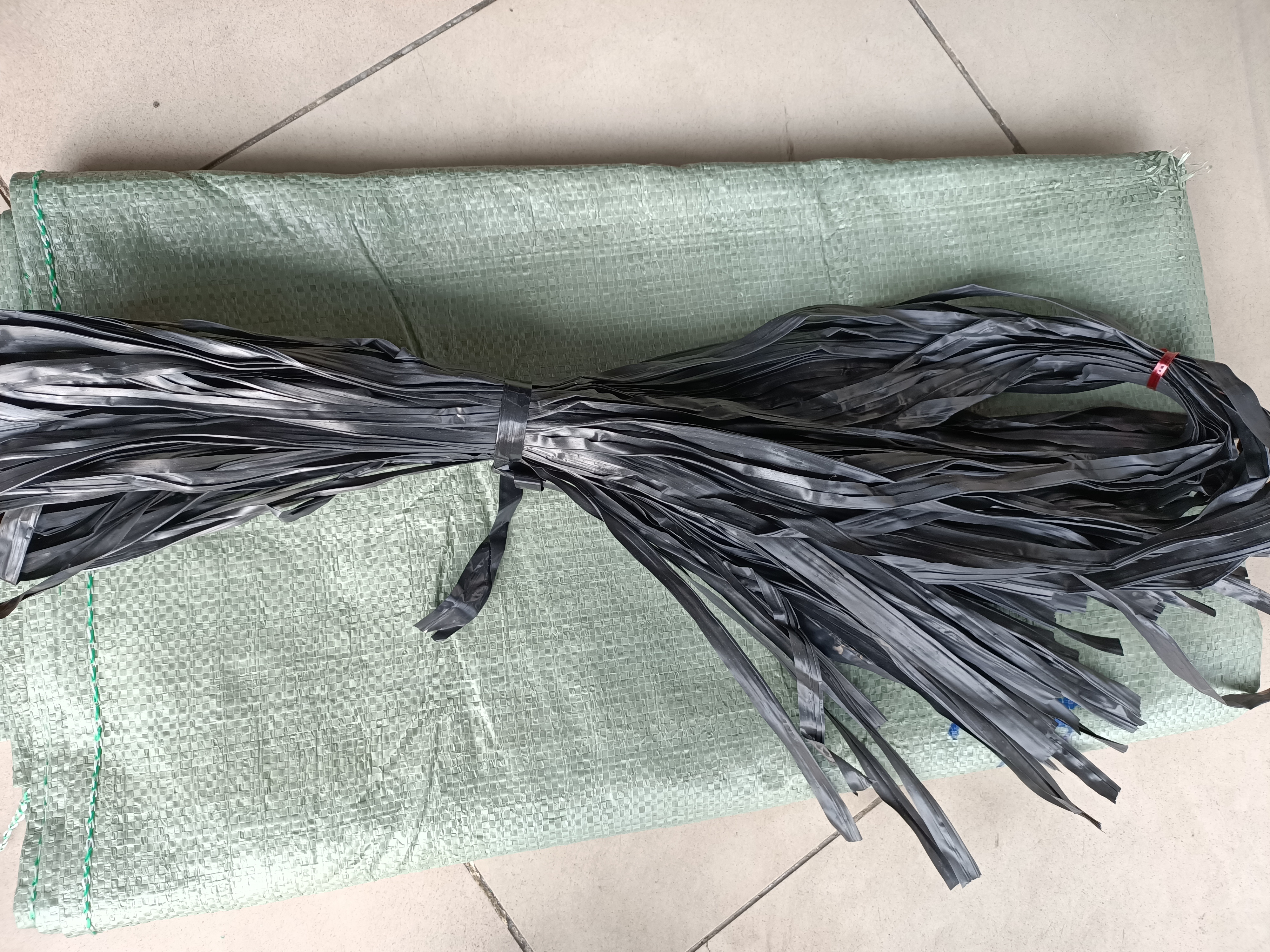 Kho xưởng sản xuất bán buôn sỉ Dây nilon nhựa buột hàng Dây thun khoanh tròn Dây dù Dây đai Dây cuộn rào công trình Lamgroup Kho xưởng sản xuất bán buôn sỉ Dây nilon nhựa buột hàng Dây thun khoanh tròn Dây dù Dây đai Dây cuộn rào công trình Lamgroup