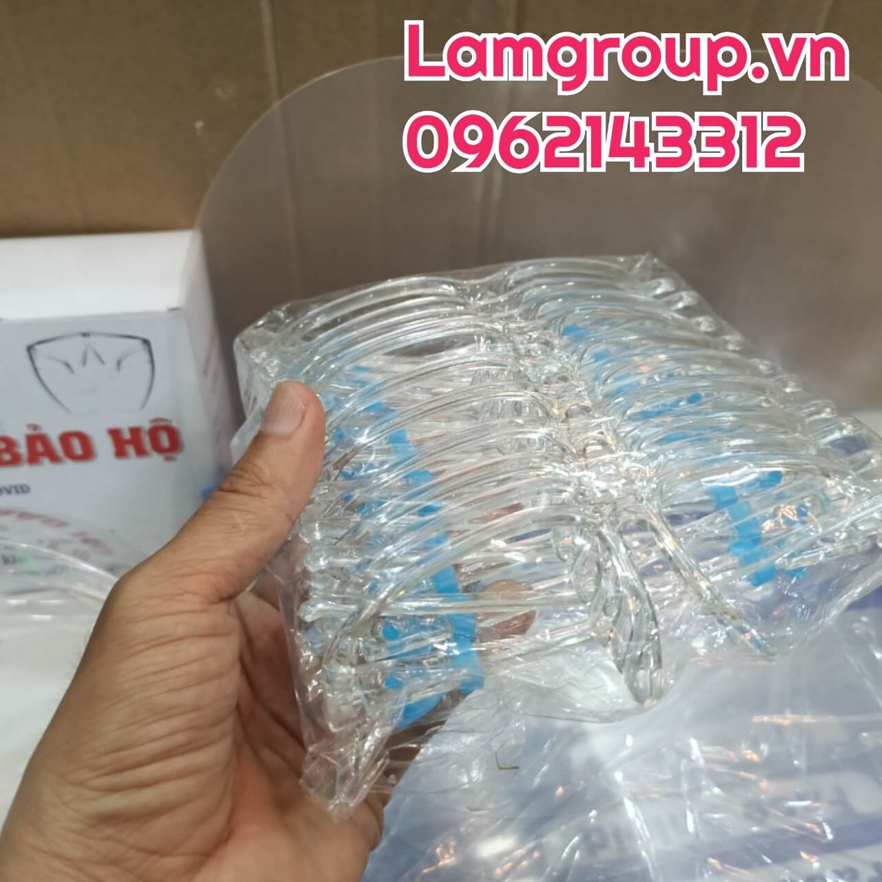 ĐỒ BẢO HỘ COVID- MẶT NẠ PHÒNG ĐỘC, KÍNH CHẮN GIỌT BẮN ĐỒ BẢO HỘ COVID- MẶT NẠ PHÒNG ĐỘC, KÍNH CHẮN GIỌT BẮN