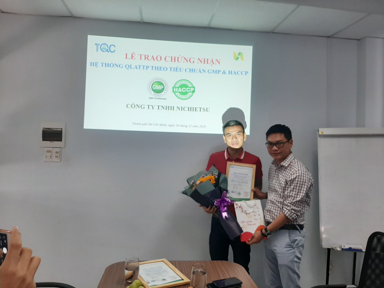 Nhà máy gia công Nước yến sào Cháo yến Ngũ cốc Sữa bột Lamgroup tiên phong ISO9001 HACCP GMP tại Thành phố Hồ Chí Minh chuẩn nhanh AZ