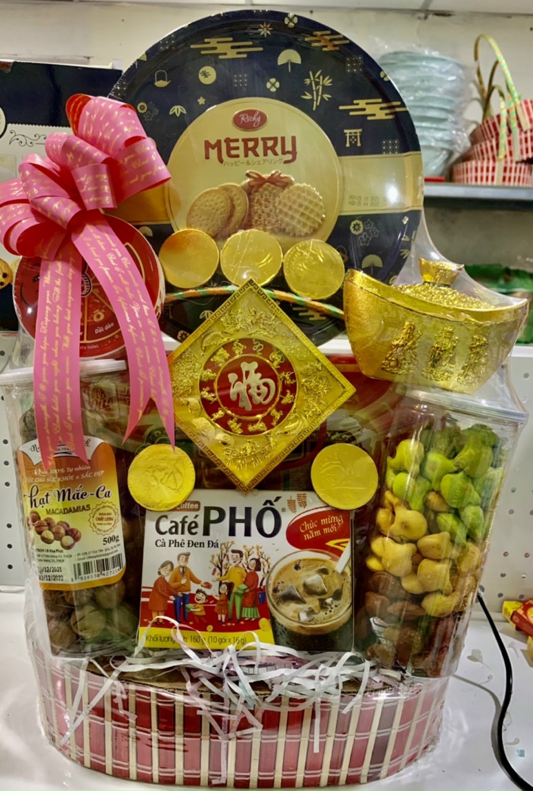 HỘP QUÀ TẾT NƯỚC YẾN GỒM 5 LỌ NHÂN SÂM ĐƯỜNG PHÈN GIÁ TỐT    HỘP QUÀ TẾT NƯỚC YẾN GỒM 5 LỌ NHÂN SÂM ĐƯỜNG PHÈN GIÁ TỐT