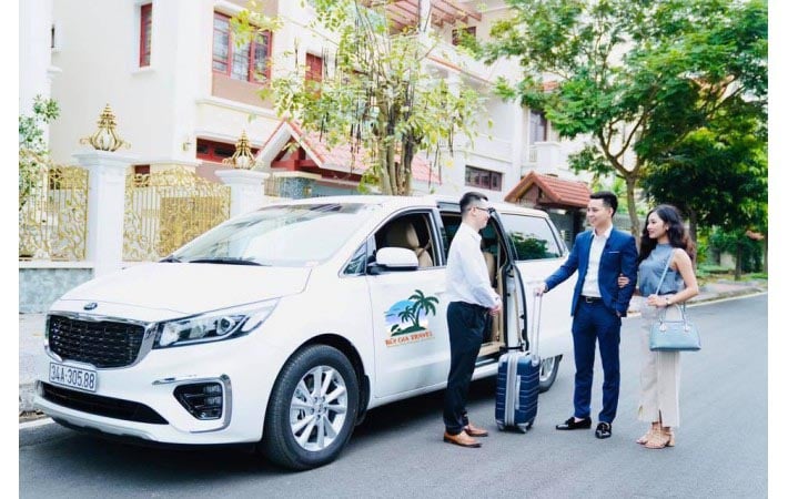 Dòng xe gầm cao SUV/Crossover vận hành êm ái, đầm chắc trên cao tốc, nội thất bọc da sang trọng, cách âm tốt.