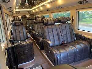 Auto Kingdom Limo 15 Chỗ