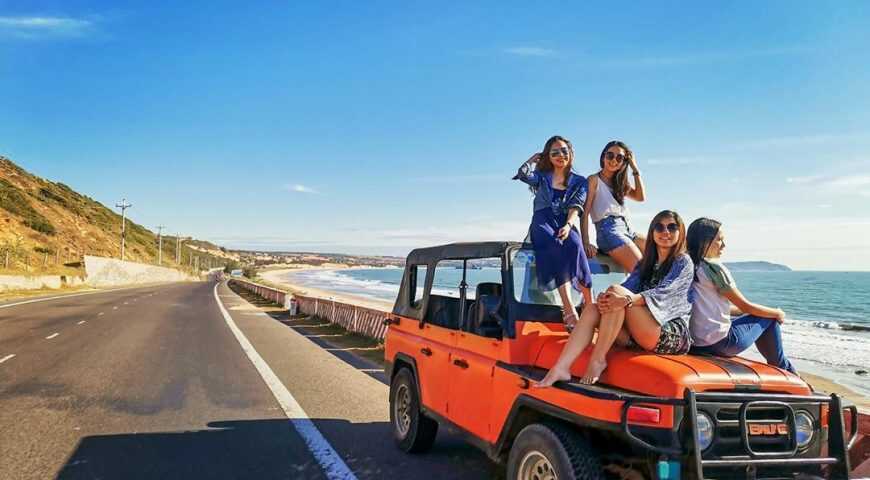 Thuê xe Jeep khám phá Mũi Né