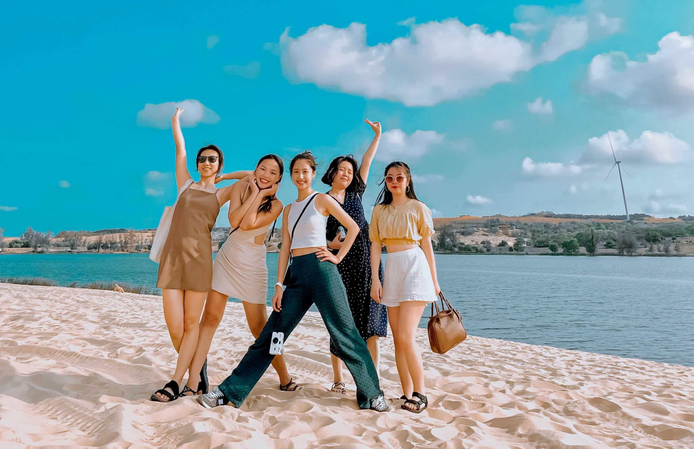 Giới thiệu dịch vụ cho thuê xe điện VinFast VF3 tự lái tại Mũi Né, Phan Thiết