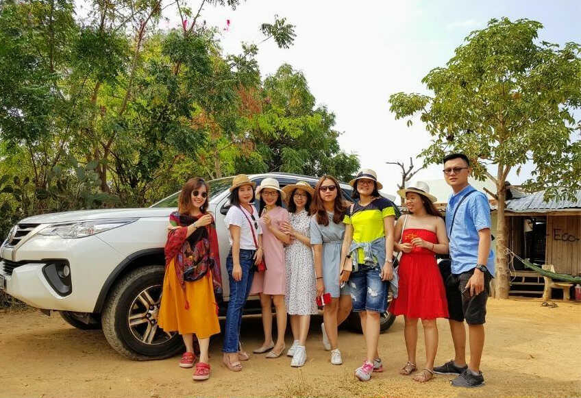 Thuê xe đi du lịch có tài xế riêng đưa đón tận nơi