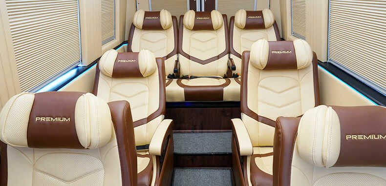 Xe ô tô 19 chỗ Iveco Daily Plus