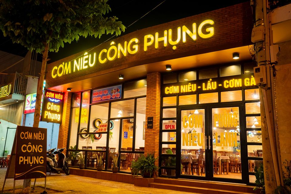 Cơm Niêu Công Phụng - Thưởng thức Hương Vị Ẩm Thực Việt