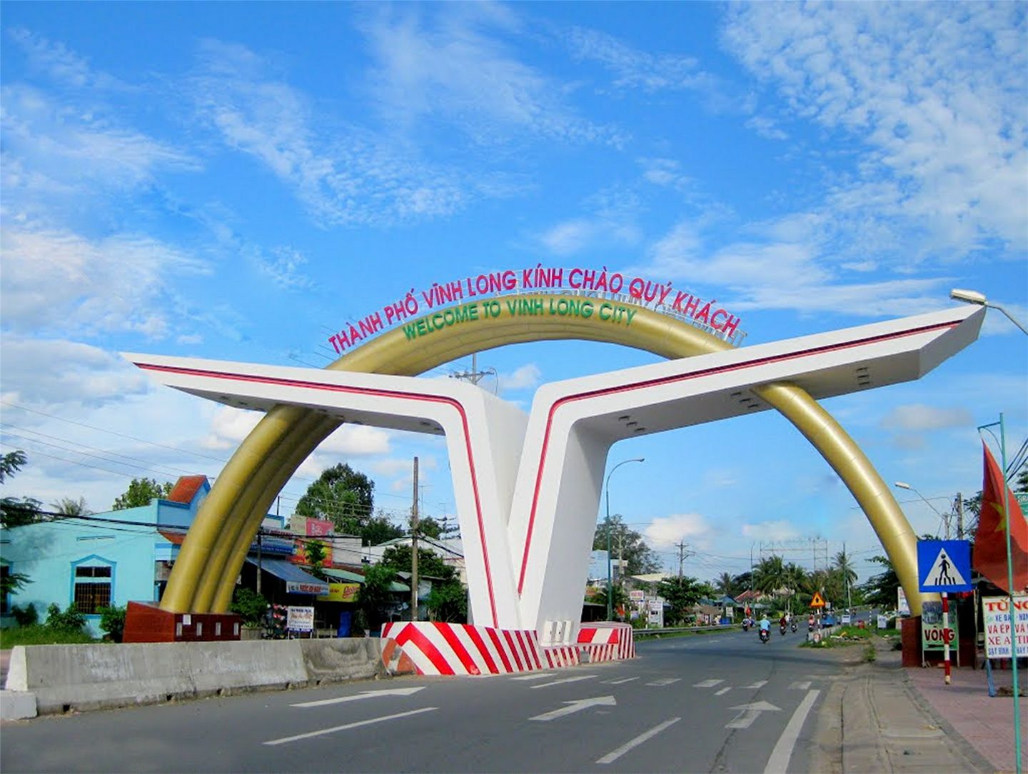 XE HỢP ĐỒNG SÀI GÒN - VĨNH LONG GIÁ TRỌN GÓI