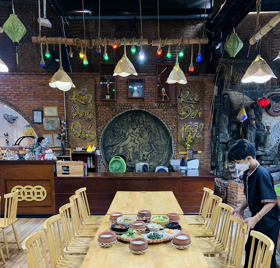 Không gian quán mang đậm nét truyền thống VN