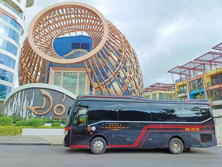 GIÁ THUÊ XE LIMOUSINE 29 CHỖ BAO NHIÊU? ĐƯỢC TÍNH THẾ NÀO?