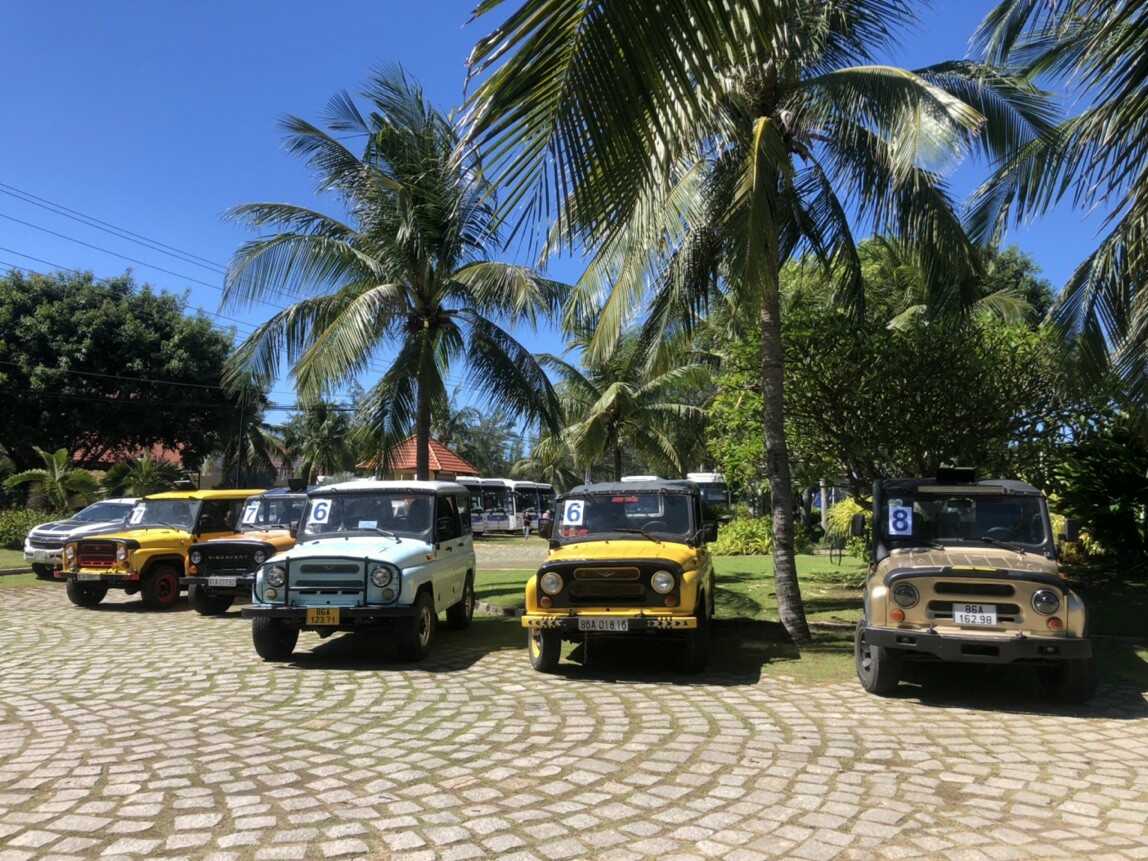 Tour xe jeep khám phá nhiều điểm đến hấp dẫn