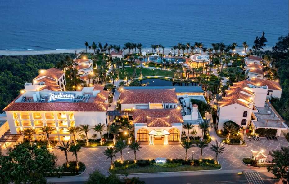 Thuê Xe Đi Radisson Phan Thiết : Hành Trình Nghỉ Dưỡng Không Khoảng Cách