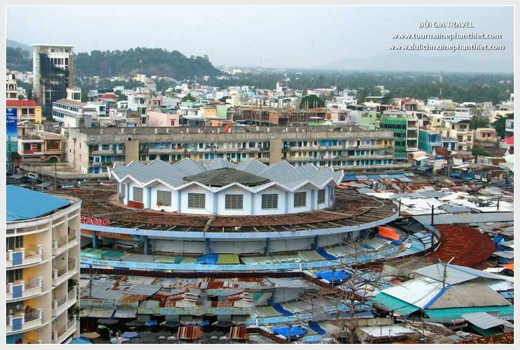 Thuê xe dđi Chợ Đầm Nha Trang