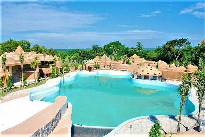 Khu hồ tắm mô phỏng Biển Đông