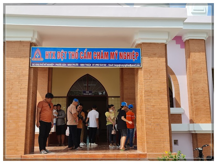 Làng cổ Hòa Lễ