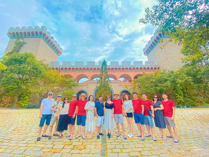 Tour Lâu Đài Rượu Vang & Đồi Cát Mũi Né