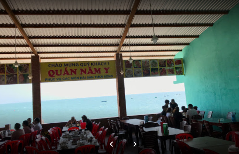 Năm Y Quán – Ăn tối hải sản Mũi Né