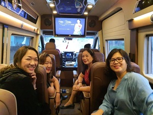 MT Luxury Ford Limo 9 Chỗ