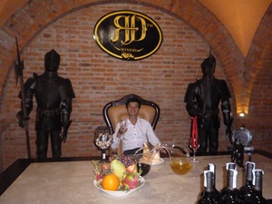 Tour Thăm Lâu Đài Rượu Vang Mũi Né