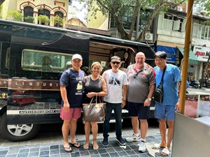 Thuê Xe Limo 9 chỗ Sài Gòn đi Movenpick PT