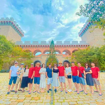 Tour Lâu Đài Rượu Vang & Đồi Cát Mũi Né