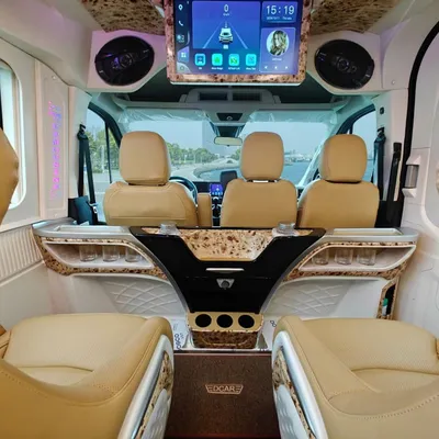 Cho Thuê Xe Limousine VIP Lounge Hyundai Solati