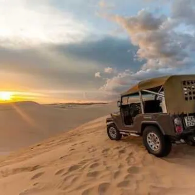 Trải Nghiệm Khoảnh Khắc Hoàng Hôn Mũi Né Với Tour xe Jeep