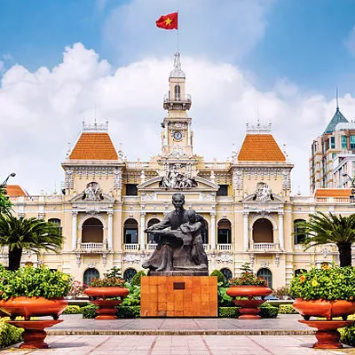 Bảng Giá Thuê Xe Du Lịch TPHCM 4-45 Chỗ Giá Rẻ Trọn Gói Tiết Kiệm Chi Phí