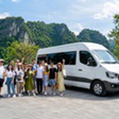 Thuê Limousine DCar Hạng Thương Gia Solati 12 Chỗ Đời Mới