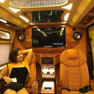 Thuê Xe Limousine Dcar President 9 Chỗ Cao Cấp