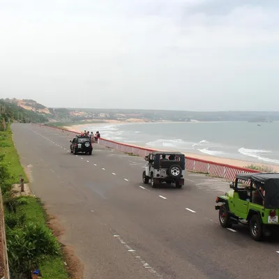 Thuê Xe Jeep Khám Phá Mũi Né