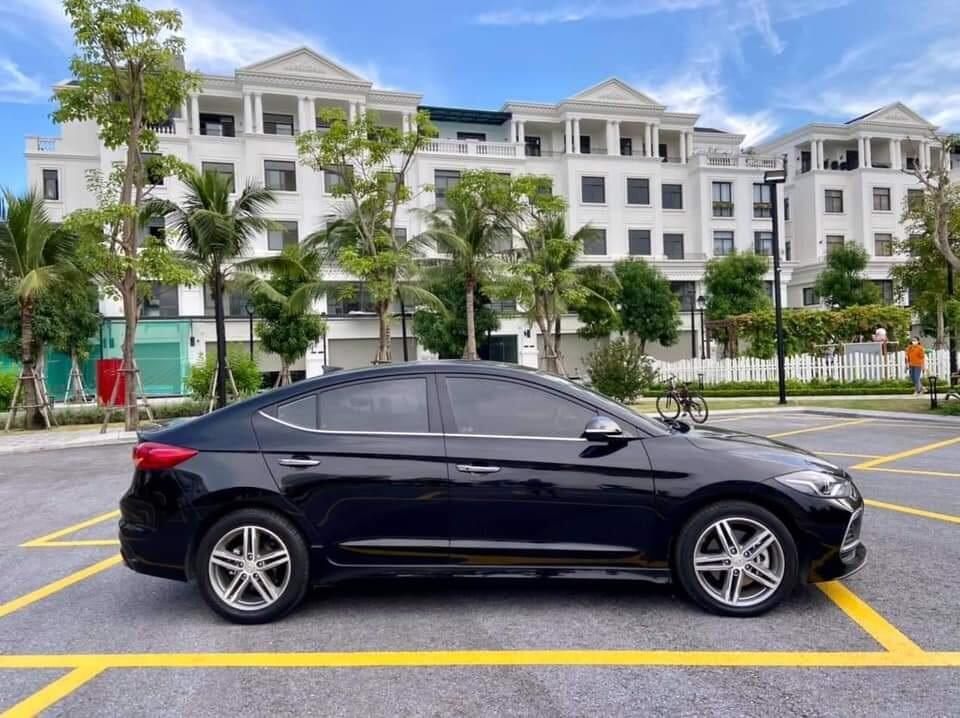 Giá thuê xe 4 chỗ tự lái dòng Hyundai