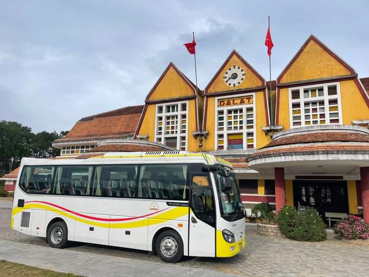 Giới Thiệu Dịch Vụ Xe Hợp Đồng 29 Chỗ Đi Thăm Quan Du Lịch Đà Lạt