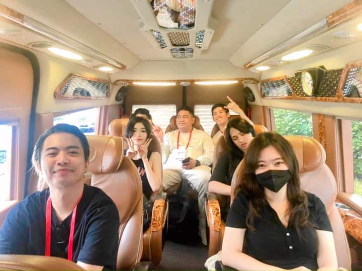 Liên Hệ Đặt Xe Limousine: