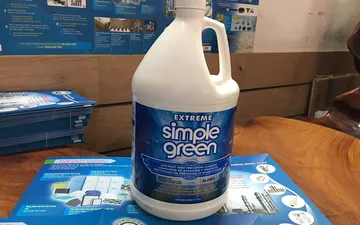 Dung dịch tẩy rửa dầu mỡ, cặn bẩn Simple Green Extreme 3.8L hàng USA Dung dịch tẩy rửa dầu mỡ, cặn bẩn Simple Green Extreme 3.8L hàng USA