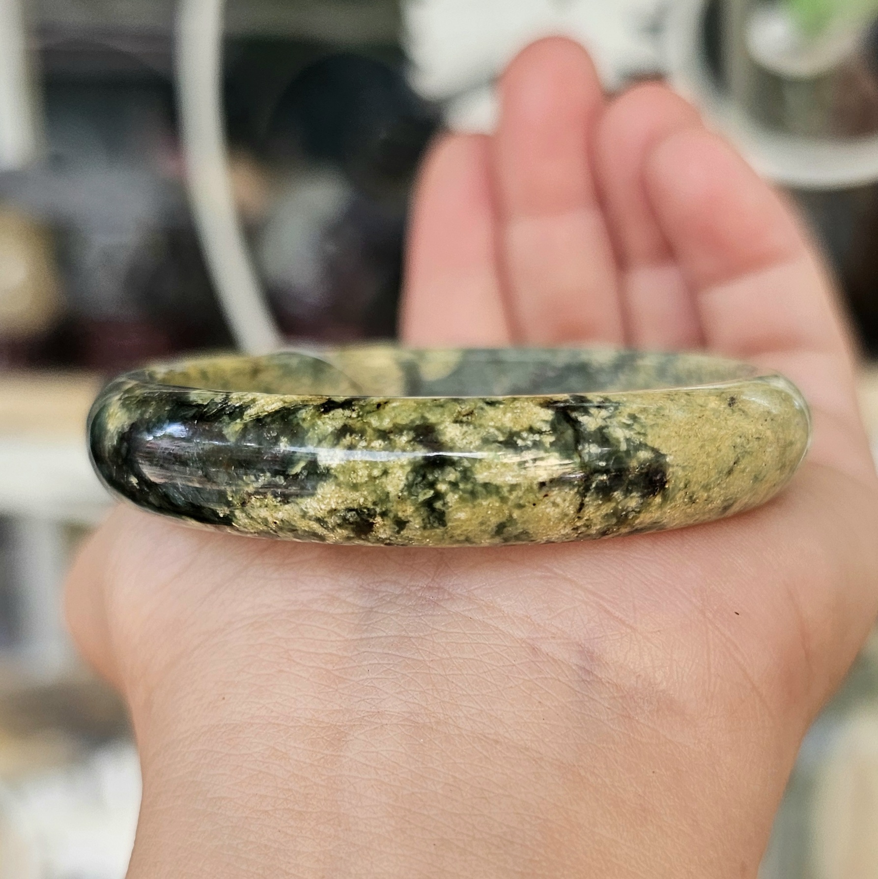 Vòng tay đá Serpentine Saigonistar  Vòng tay đá Serpentine Saigonistar