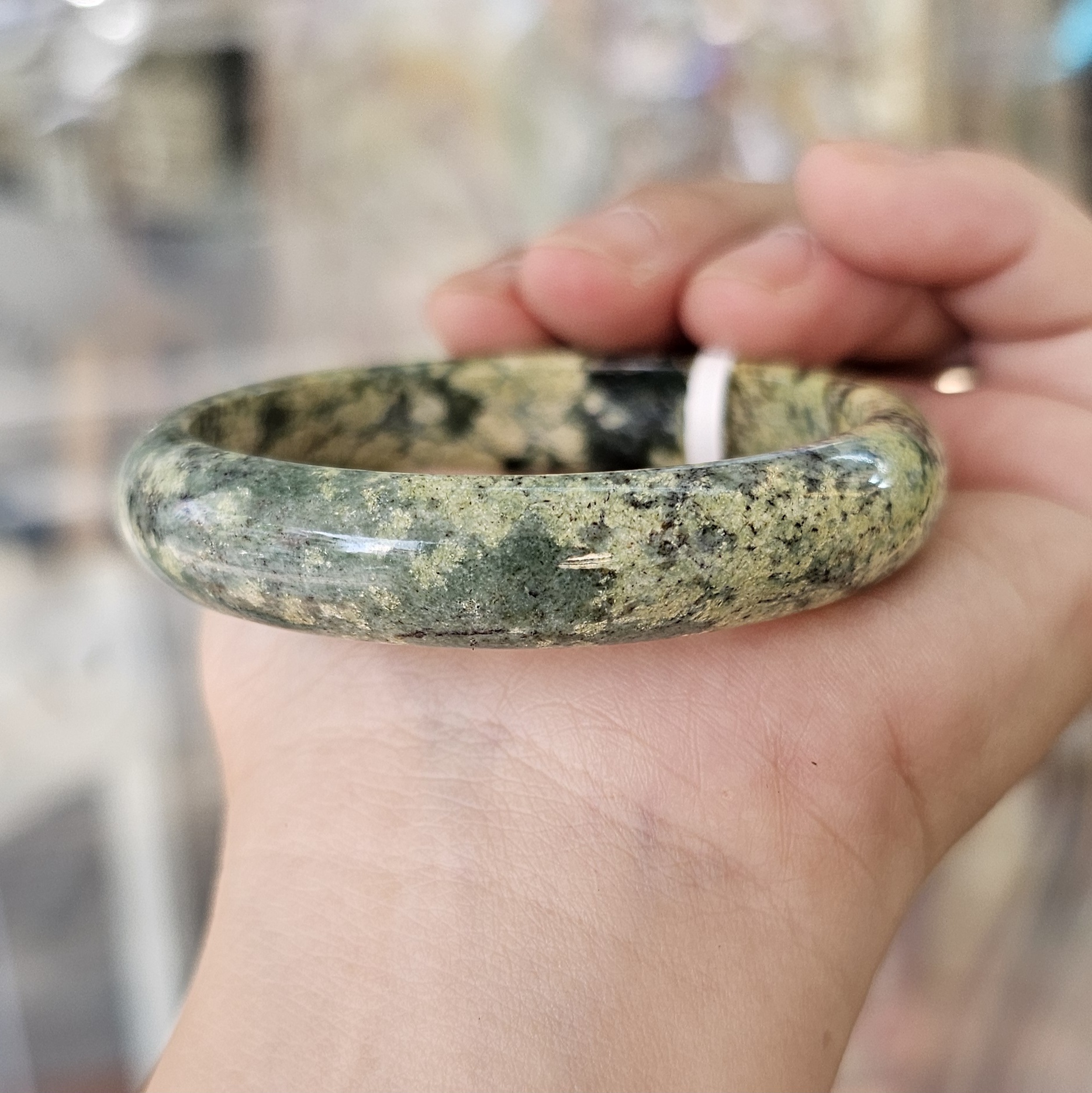 Vòng tay đá Serpentine Saigonistar  Vòng tay đá Serpentine Saigonistar