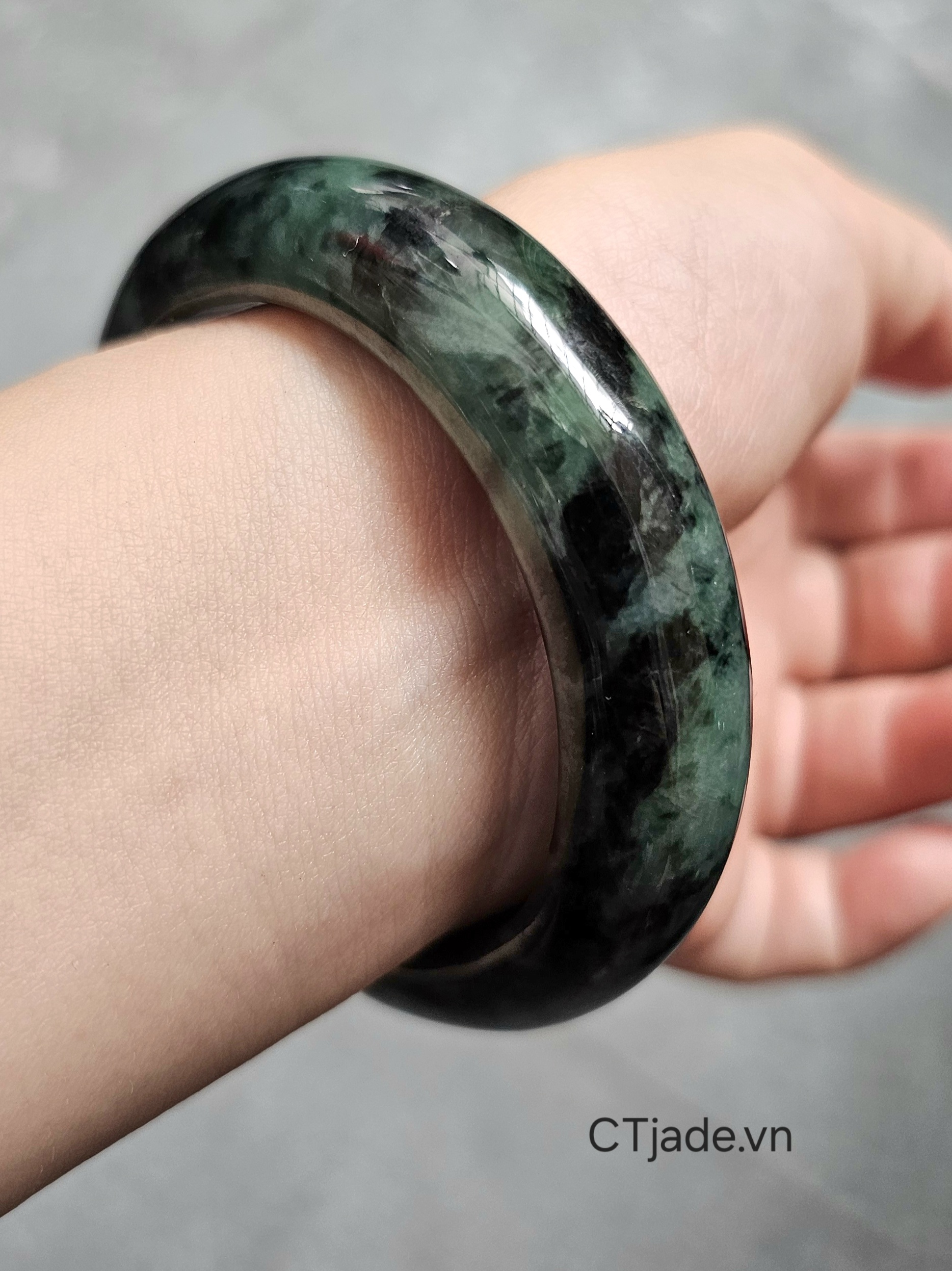 Vòng ngọc cẩm thạch thiên nhiên, trang sức đá phong thủy CTjade Vòng ngọc cẩm thạch thiên nhiên, trang sức đá phong thủy CTjade