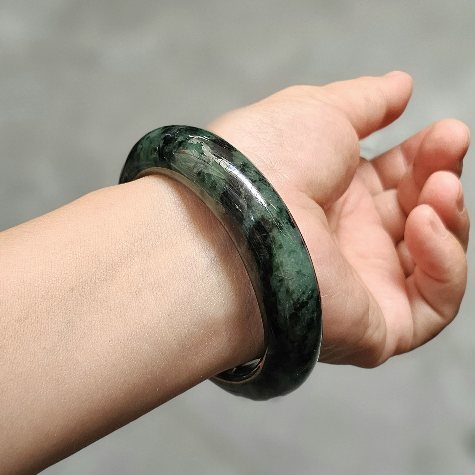 Vòng ngọc cẩm thạch thiên nhiên, trang sức đá phong thủy CTjade Vòng ngọc cẩm thạch thiên nhiên, trang sức đá phong thủy CTjade