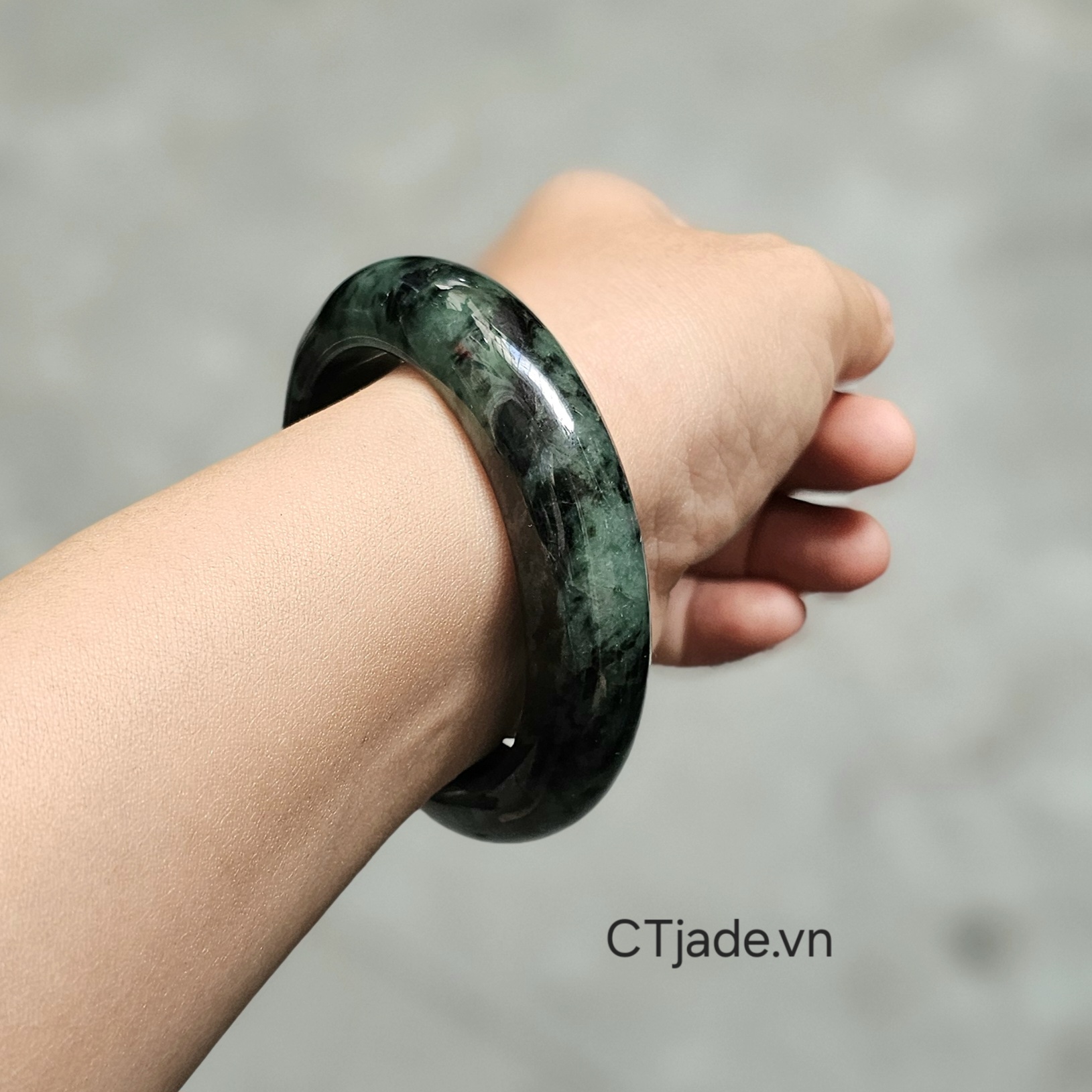 Vòng ngọc cẩm thạch thiên nhiên, trang sức đá phong thủy CTjade Vòng ngọc cẩm thạch thiên nhiên, trang sức đá phong thủy CTjade