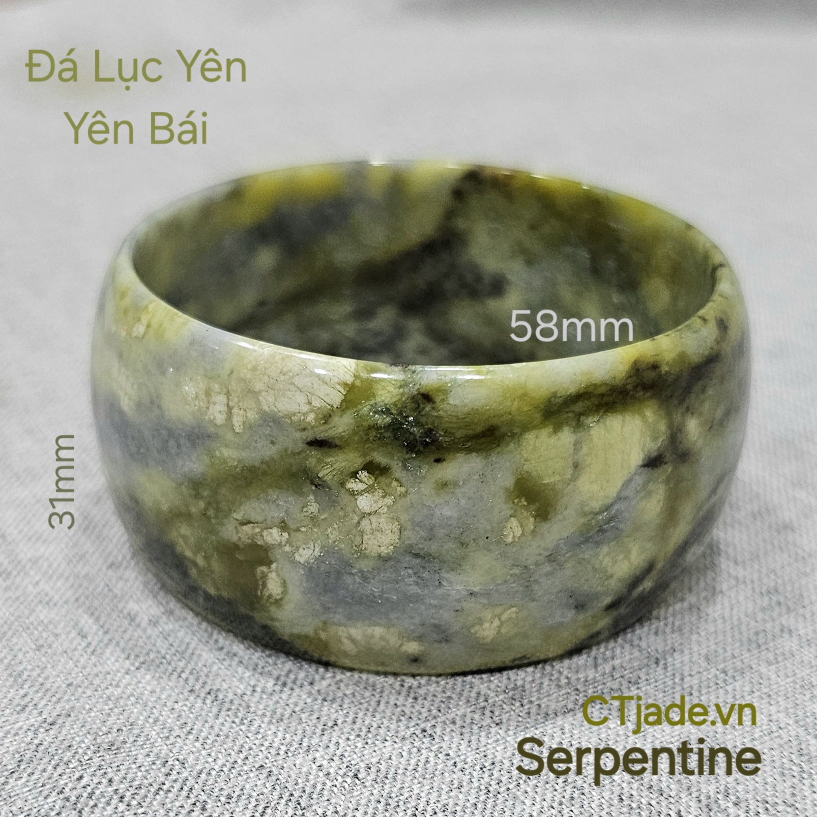 Serpentine này thì như nàng Xuân, cảnh vật hữu tình, hoa quả trù phú, rất được yêu chọn! Vòng đá Serpentine này thì như nàng Xuân, cảnh vật hữu tình, hoa quả trù phú, rất được yêu chọn!